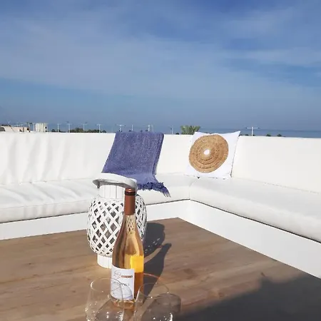 Micasadenia * Дения